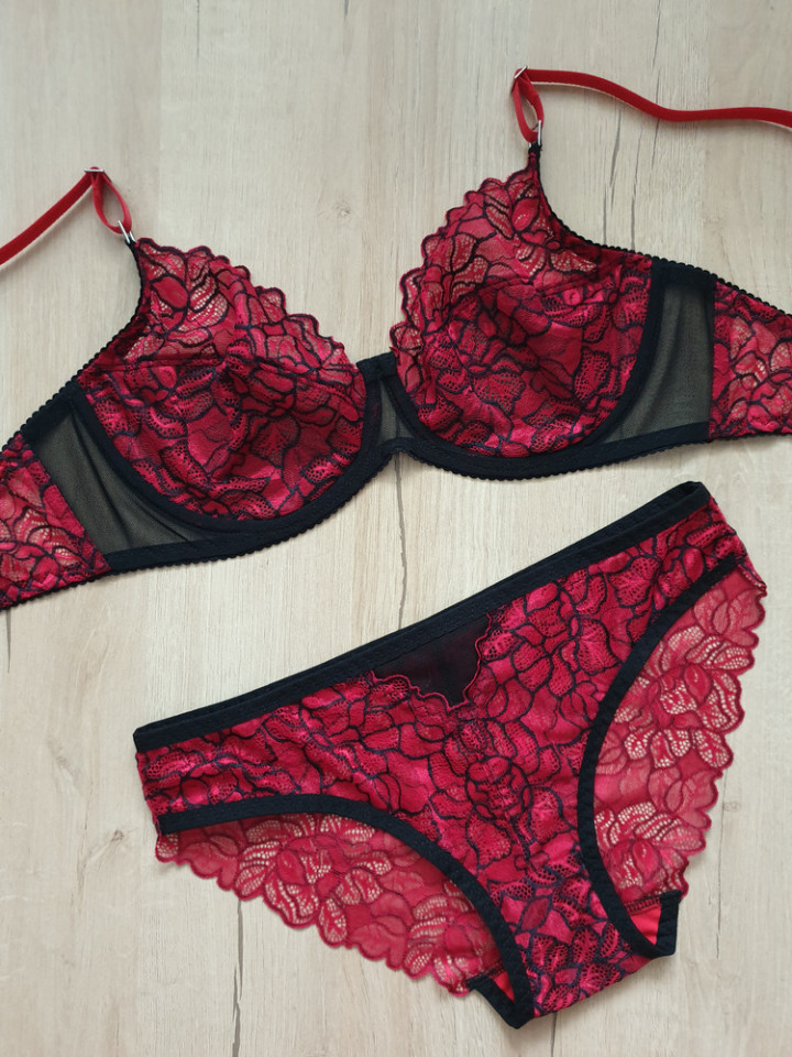 Эластичное кружево Э635п цвет красный, чёрный