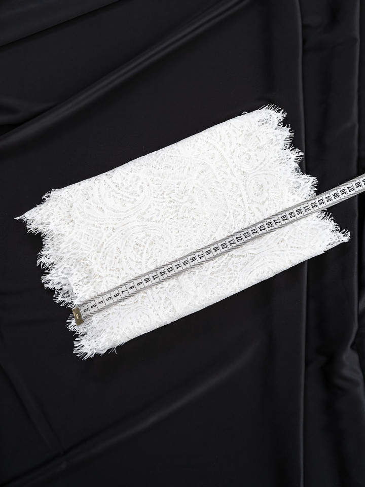 Кружево с ресничками шантильи Р421 (цена за купон 290см*32см) белый