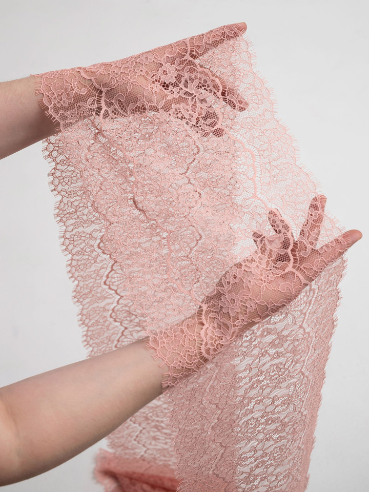 Кружево с ресничками шантильи Р423 (цена за купон 280см*21см) лососевый