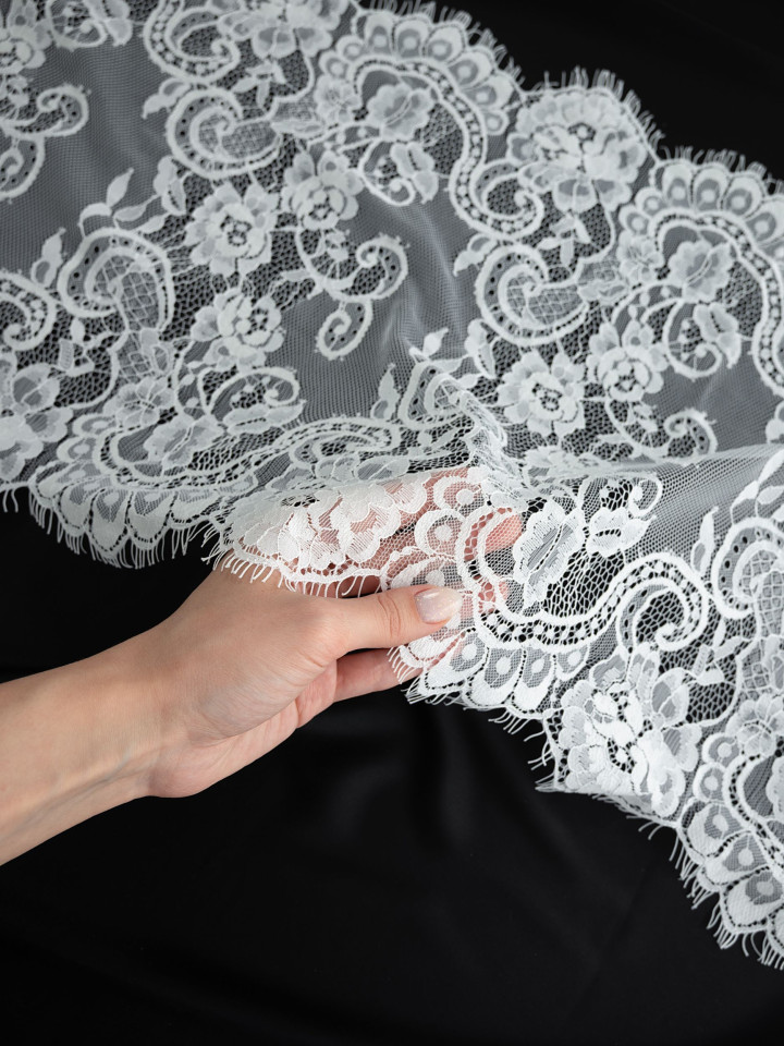 Кружево с ресничками шантильи Р424 (цена за купон 280см*40см)