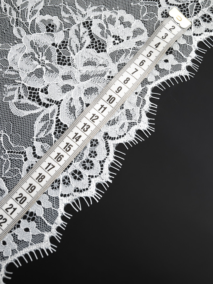 Кружево с ресничками шантильи Р418 (цена за купон 160см*63см) молочный