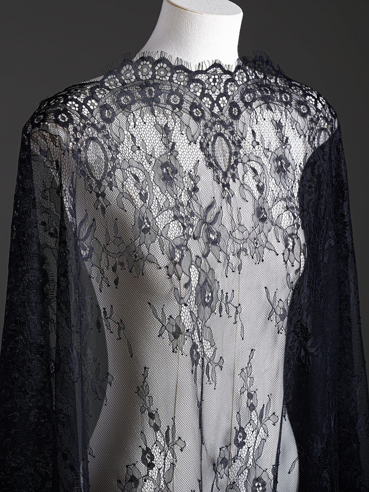 Кружево с ресничками шантильи Р436 (цена за купон 75см*290см) чёрный