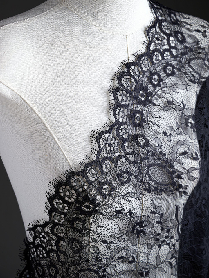 Кружево с ресничками шантильи Р436 (цена за купон 75см*290см) чёрный