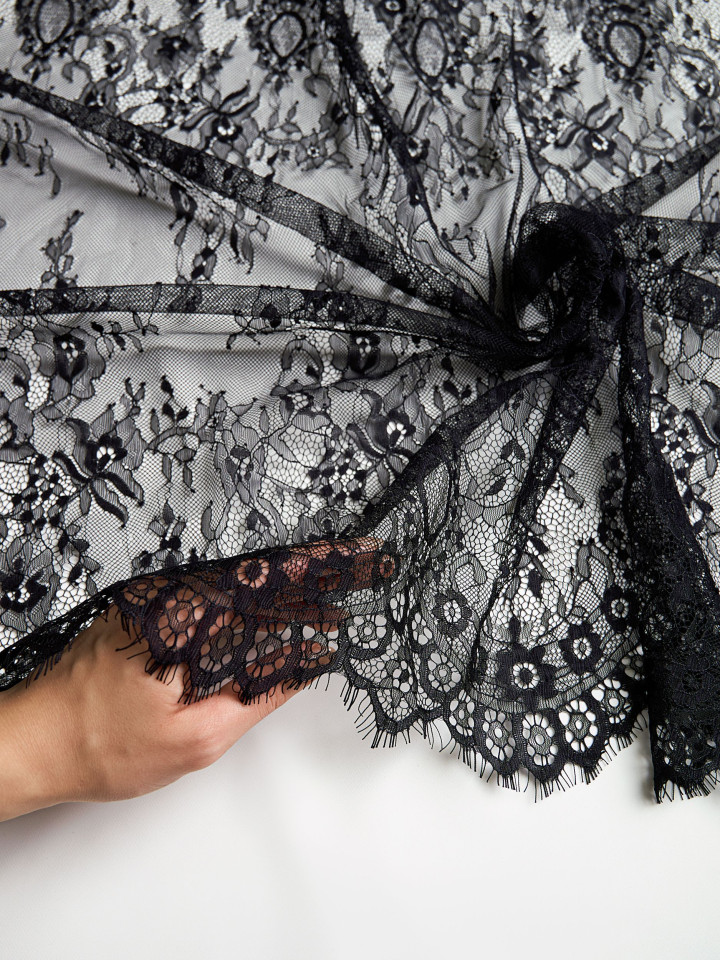 Кружево с ресничками шантильи Р436 (цена за купон 75см*290см) чёрный