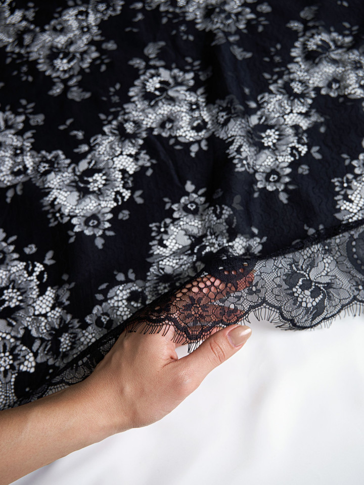 Кружево с ресничками шантильи Р435 (цена за купон 150см*280см) чёрный