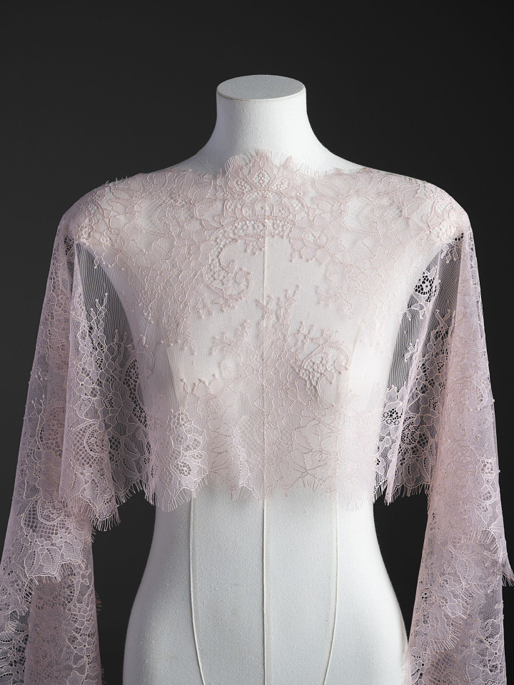 Кружево с ресничками шантильи Р425 (цена за купон 35см*290см) пудровый