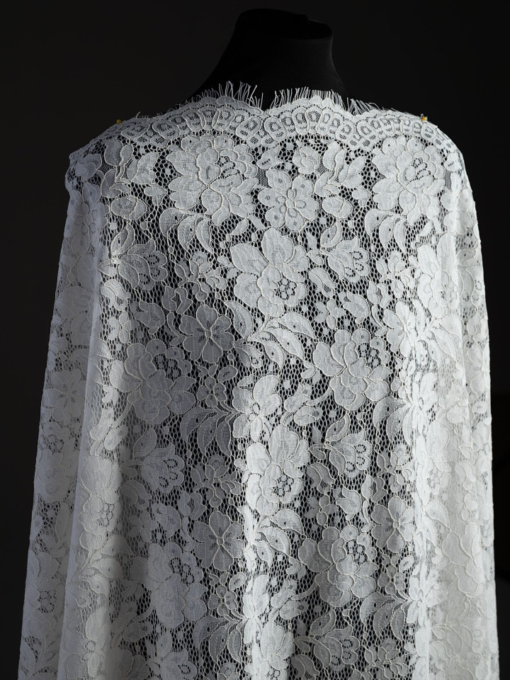 Кружево с ресничками шантильи Р432 (цена за купон 145см*150см) айвори