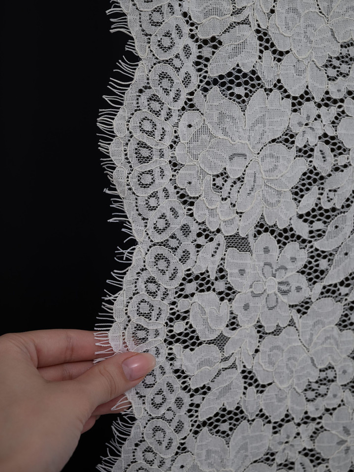 Кружево с ресничками шантильи Р432 (цена за купон 145см*150см) айвори