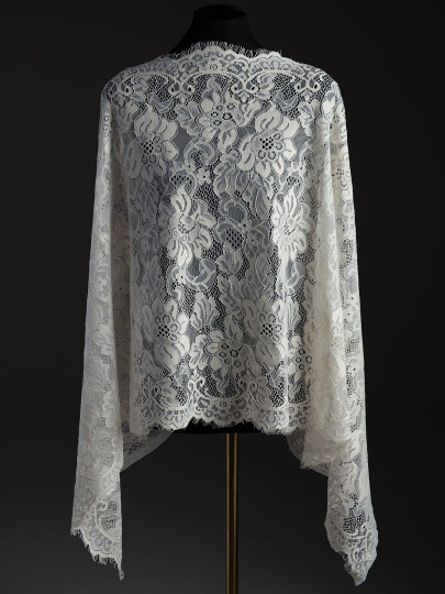 Кружево с ресничками шантильи Р434 (цена за купон 60см*150см) сливочный