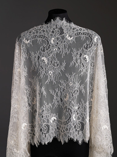 Кружево с ресничками шантильи Р438 (цена за купон 63см*290см) сливочный Кружево с ресничками шантильи Р438 (цена за купон 63см*290см) сливочный