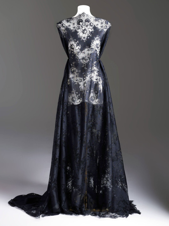 Кружево с ресничками шантильи Р435 (цена за купон 150см*280см) чёрный