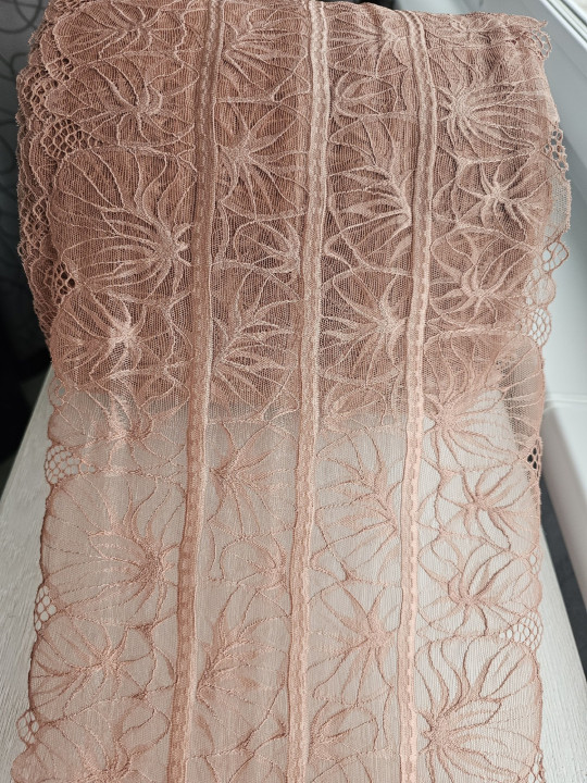 Эластичное кружево 16 цвет розово-бежевый