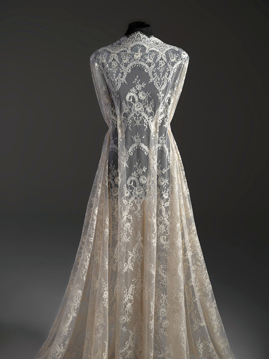 Кружево с ресничками шантильи Р430 (цена за купон 145см*290см) сливочный