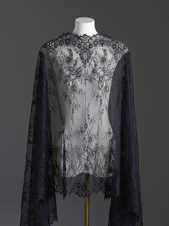 Кружево с ресничками шантильи Р436 (цена за купон 75см*290см) чёрный