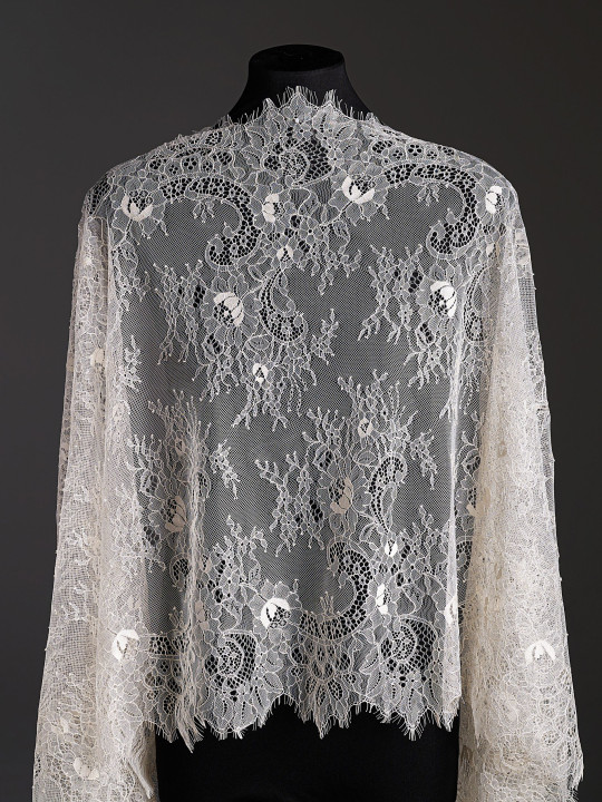 Кружево с ресничками шантильи Р438 (цена за купон 63см*290см) сливочный