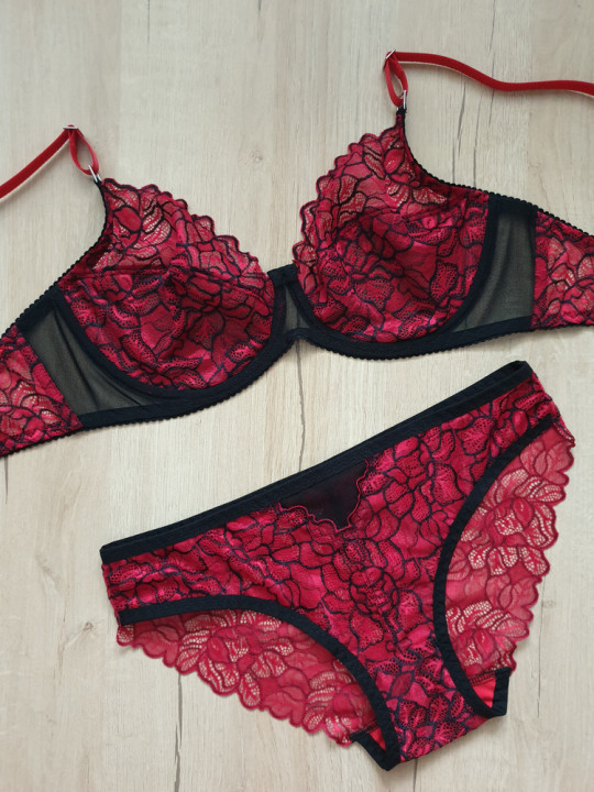 Эластичное кружево Э635п цвет красный, чёрный