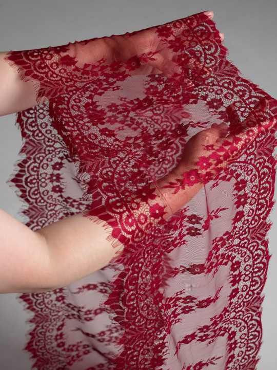 Кружево с ресничками Р411 (цена за купон 280см*30см)