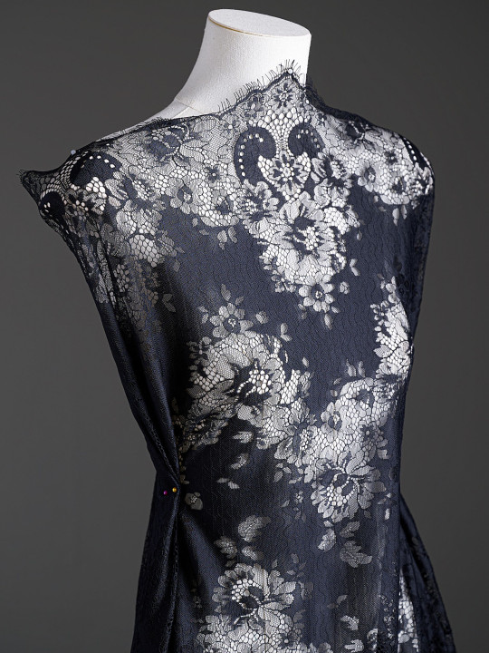 Кружево с ресничками шантильи Р435 (цена за купон 150см*280см) чёрный