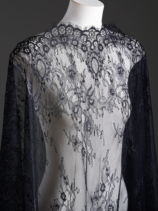 Кружево с ресничками шантильи Р436 (цена за купон 75см*290см) чёрный