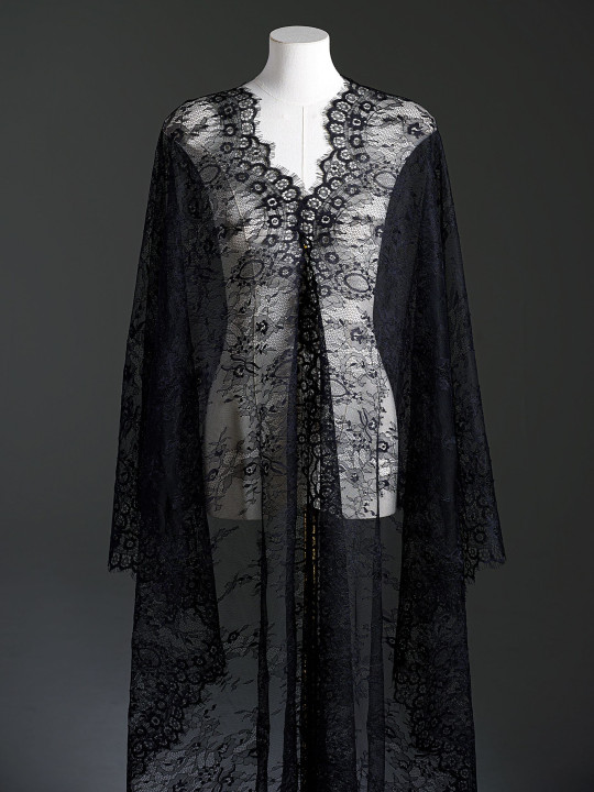 Кружево с ресничками шантильи Р436 (цена за купон 75см*290см) чёрный