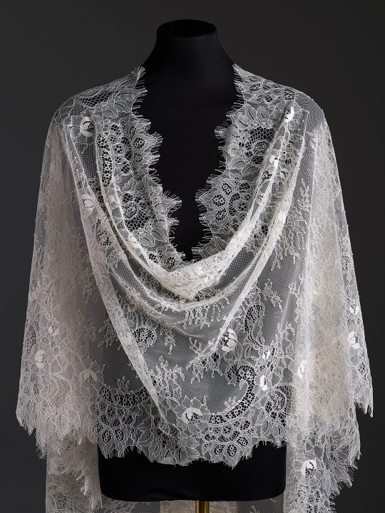 Кружево с ресничками шантильи Р438 (цена за купон 63см*290см) сливочный