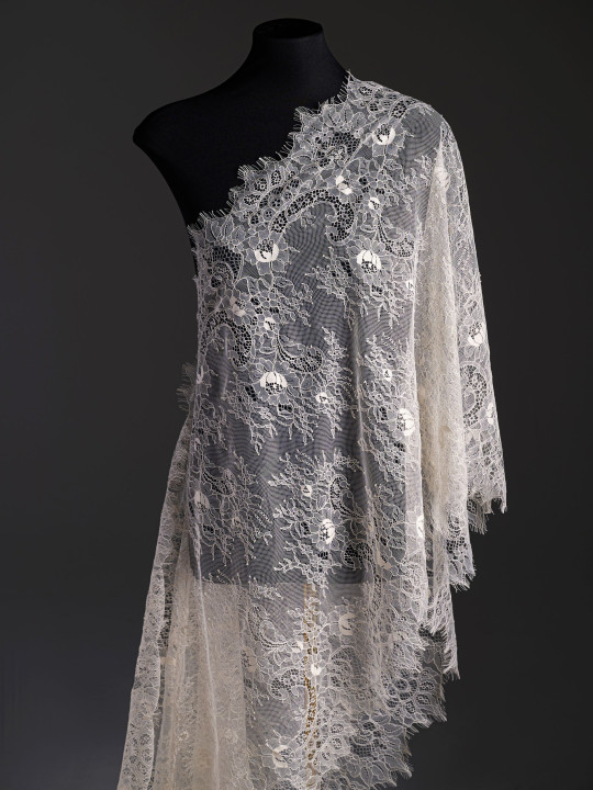 Кружево с ресничками шантильи Р438 (цена за купон 63см*290см) сливочный