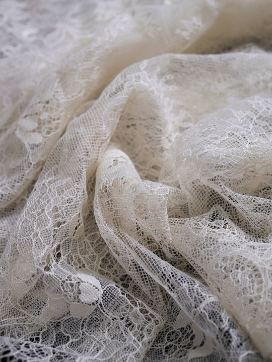 Кружево с ресничками шантильи Р438 (цена за купон 63см*290см) сливочный