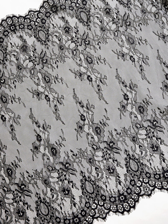 Кружево с ресничками шантильи Р436 (цена за купон 75см*290см) чёрный