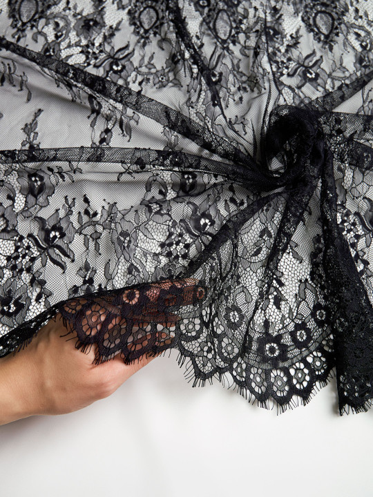 Кружево с ресничками шантильи Р436 (цена за купон 75см*290см) чёрный