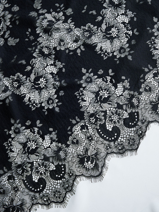 Кружево с ресничками шантильи Р435 (цена за купон 150см*280см) чёрный