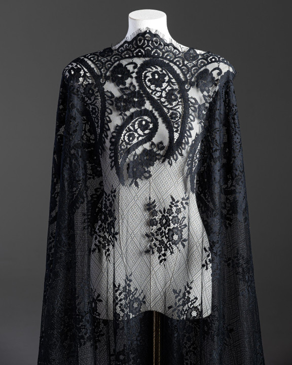 Кружево с ресничками шантильи Р423 (цена за купон 150см*290см) чёрный