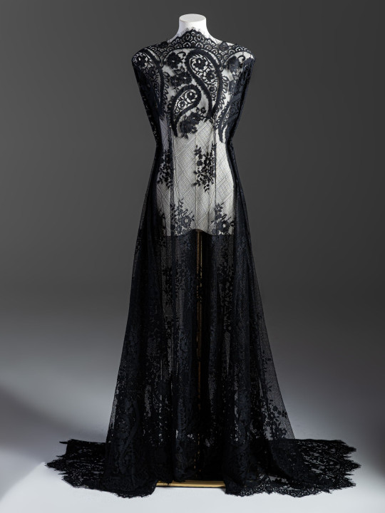 Кружево с ресничками шантильи Р423 (цена за купон 150см*290см) чёрный