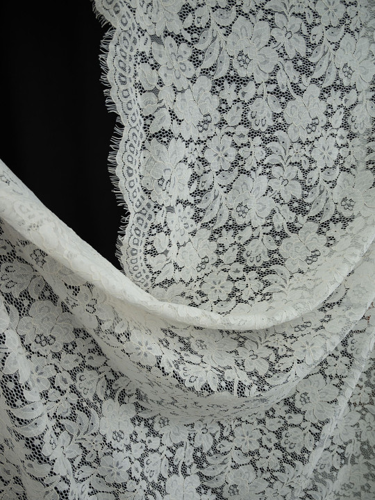 Кружево с ресничками шантильи Р432 (цена за купон 145см*150см) айвори