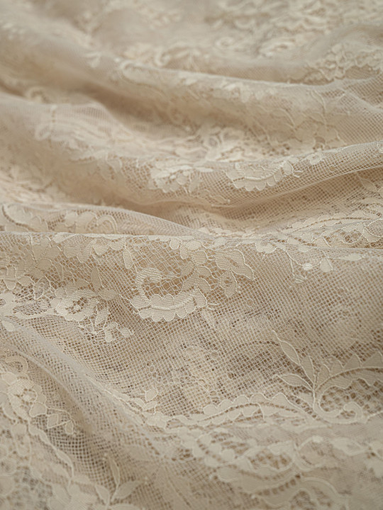 Кружево с ресничками шантильи Р430 (цена за купон 145см*290см) сливочный